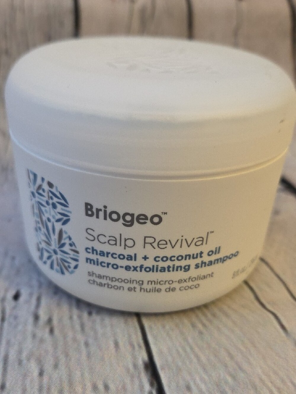 Briogeo Scalp Revival Charcoal Coconut Oil Micro-Exfoliating Shampoo 8oz 236ml - Picture 2 of 3
